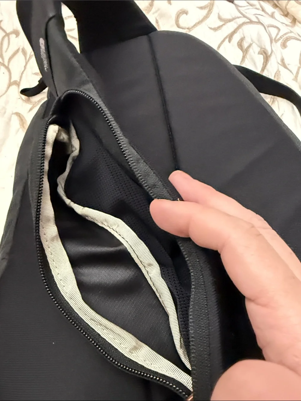 NWT The North Face Isabella Sling Bag Black Rose Gold